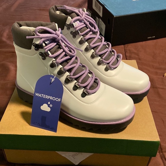 Waterproof Bootie by Jambi Brand. NWT! - Picture 2 of 16